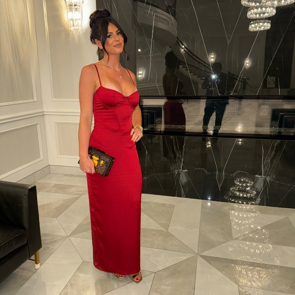 HOUSE OF CB Stefania Underwire Corset Bodice Satin Gown - Picture 3 of 8